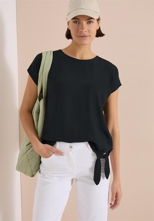 bluse-mit-rundhals-und-knotendetail-palm-breeze-green