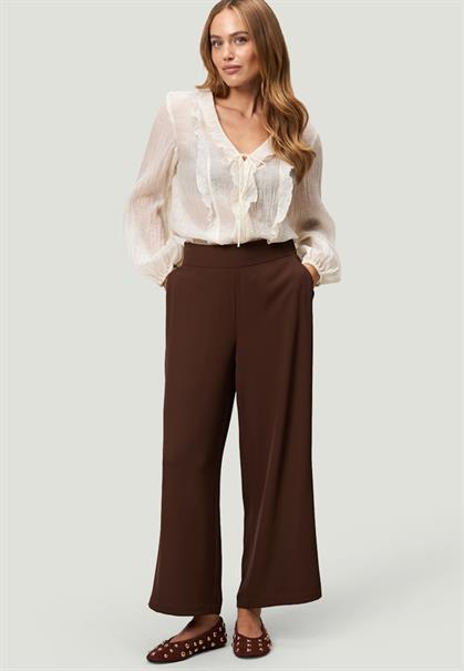Bluse mit Rüschen eggnog