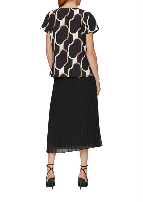 bluse-mit-schmuckkante-schwarz