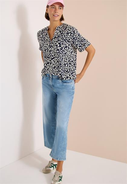 Bluse mit Split Neck und mit Leo-Muster urban dark blue