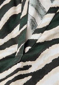 Bluse mit Zebra-Muster pine grove green