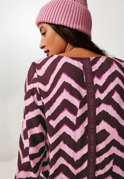 Bluse mit Zick Zack Muster intense aubergine