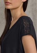 Blusenshirt mit Spitze black