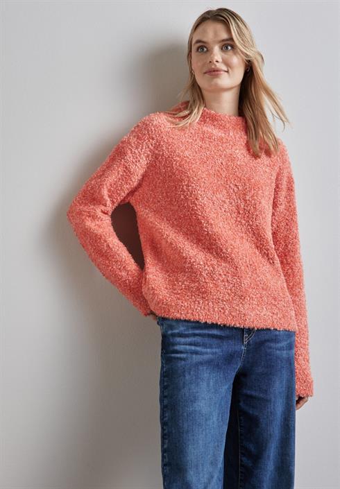 bouclé-pullover-peachwood-orange