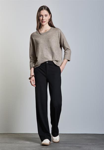 breezy beige mel.