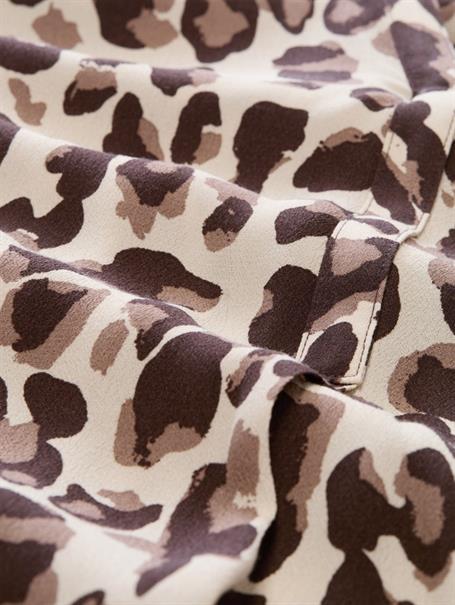 brown beige leo print