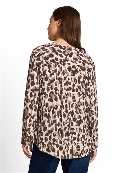 brown beige leo print