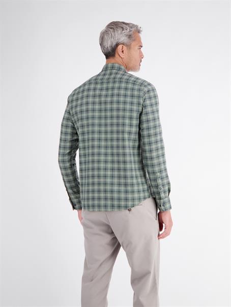 BUTTON DOWN basil green