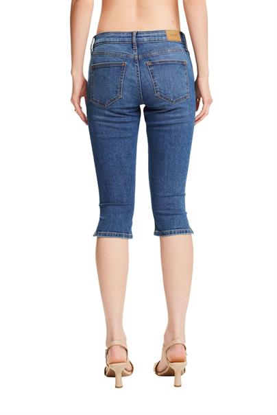 Capri-Jeans in Zwischenlänge blue medium wash