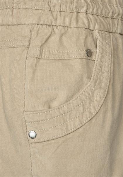 Casual Fit Babycord Hose vanilla cream beige