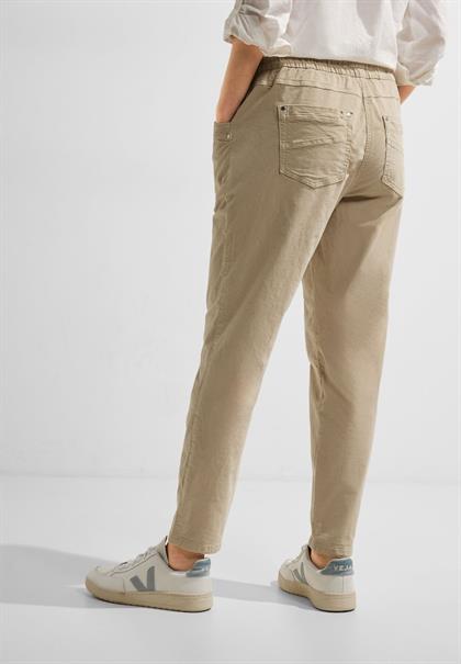 Casual Fit Babycord Hose vanilla cream beige
