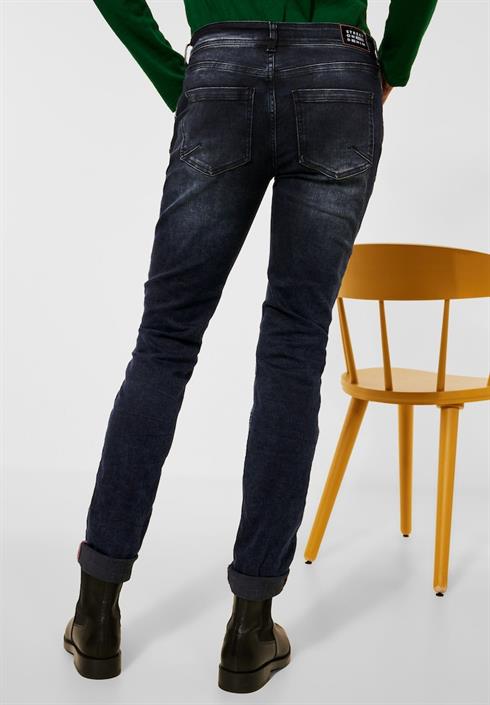 casual-fit-denim-blue-black-random-wash