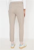 Casual Fit Hose creamy white