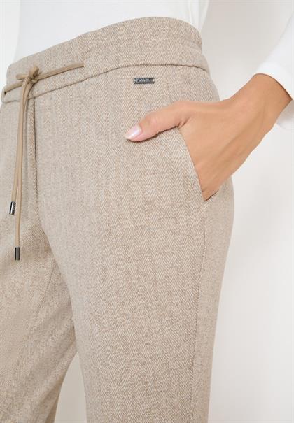 Casual Fit Hose creamy white