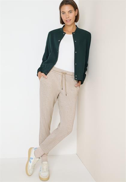 Casual Fit Hose creamy white