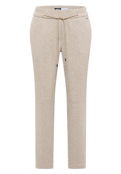 Casual Fit Hose creamy white