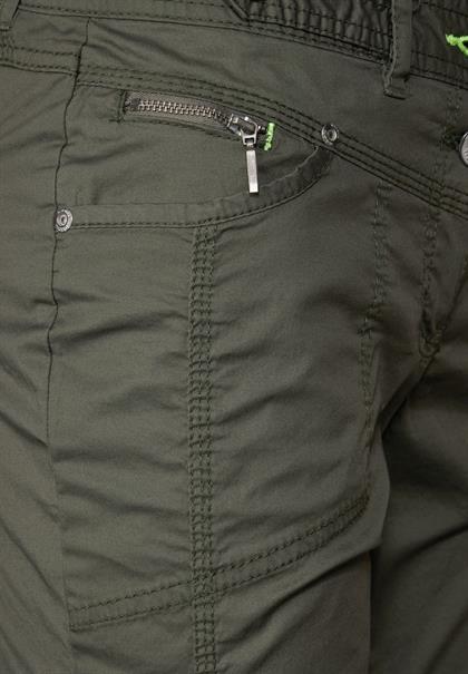 Casual Fit Hose in 3/4 utility olive
