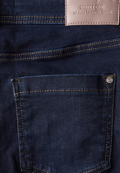 casual-fit-jeans-deep-indigo-washed