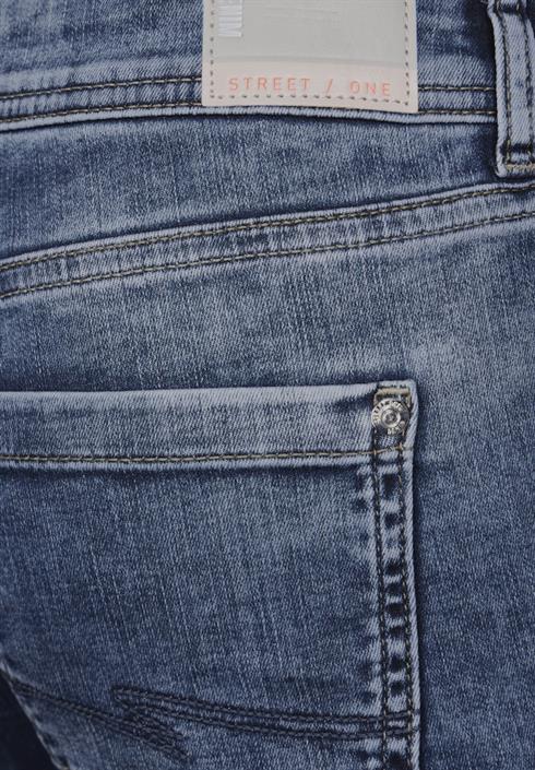 casual-fit-jeans-heavy-indigo-wash
