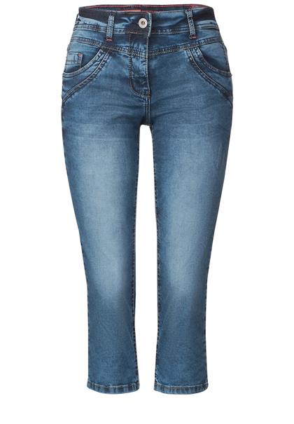 Casual Fit Jeans in 3/4 mid blue wash