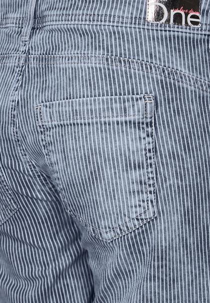 Casual Fit Jeansbermuda washed indigo stripes