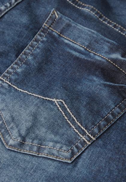 Casual Fit Jeansshorts mid blue used wash