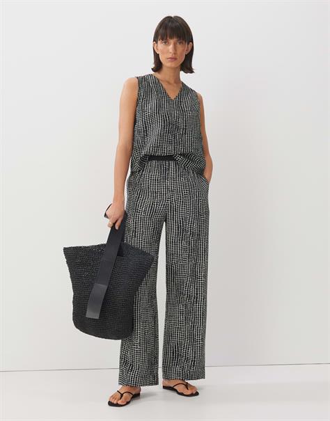 Cevil resort black