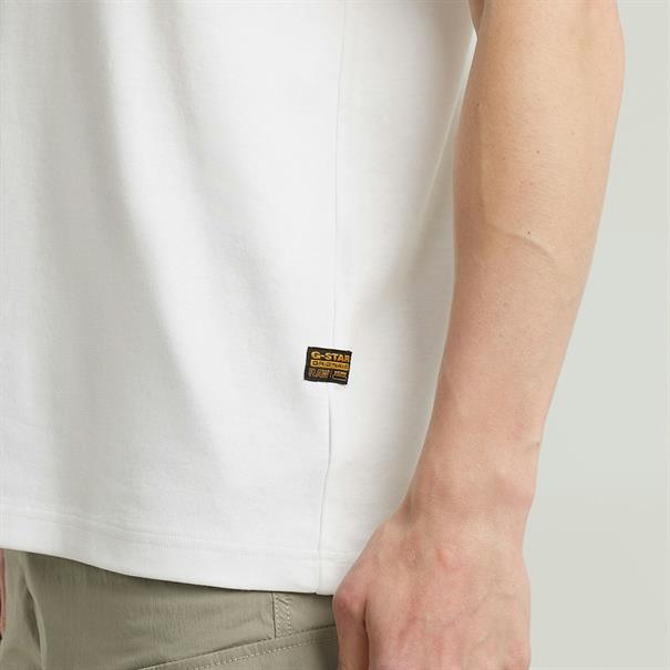 Chest logo r t white