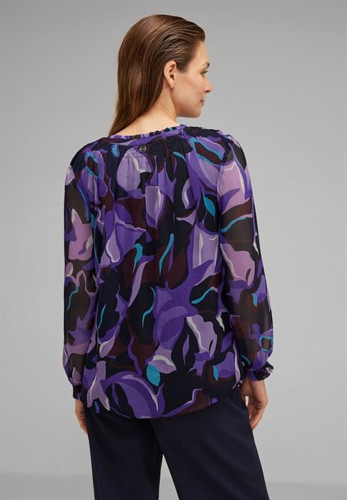 chiffonbluse-mit-print-lupine-lilac