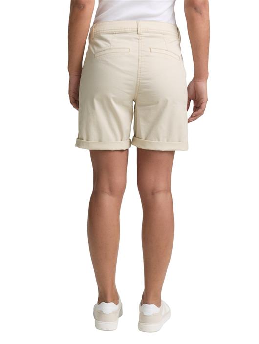 chino-bermuda-shorts-champagne