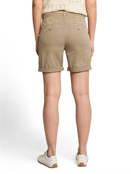 Chino Bermuda Shorts mit Gürtel silver olive