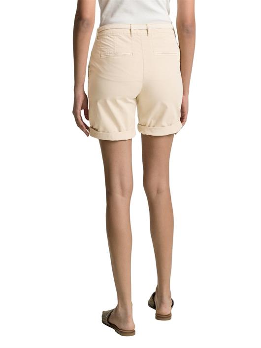 chino-bermuda-shorts-mit-gürtel-summer-beige