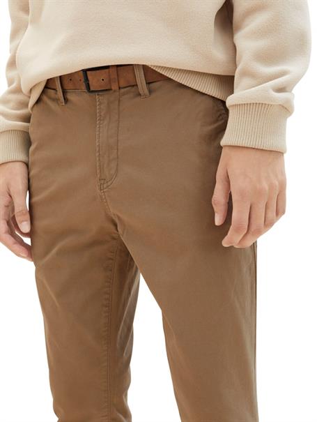 Chino Hose mit Gürtel honey camel beige