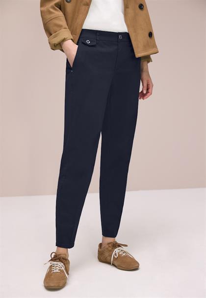 Chino im Casual Fit in softer Qualität deep blue