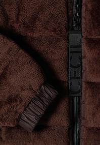 chocolate sauce brown