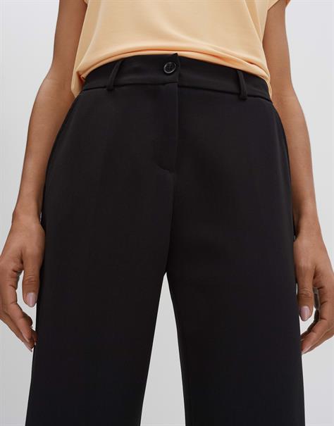 Cisilia sleek black
