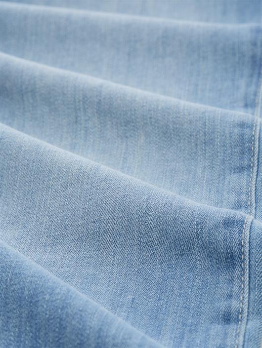 clean-bleached-blue-denim