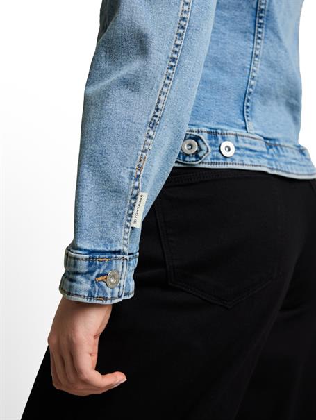 clean light stone blue denim