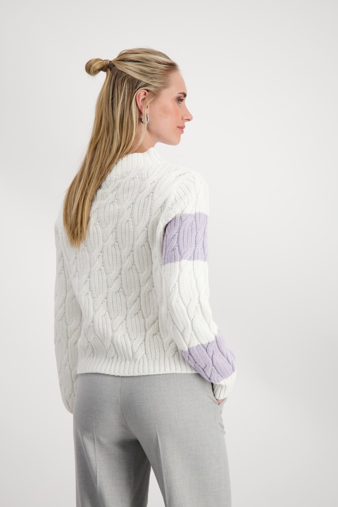 colourblocking-pullover-mit-zopfmuster-off-white