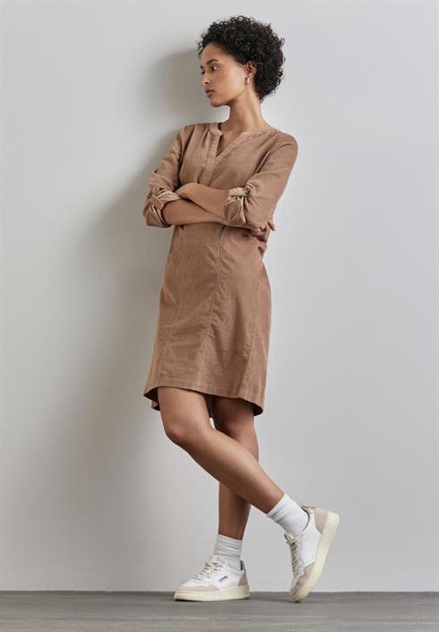 cord-kleid-rich-mocha