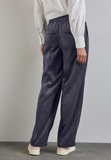 Cordhose im Loose Fit night sky blue