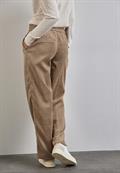 Cordhose im Loose Fit rich mocha