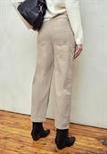 Cordhose mit Patch Pockets dark morn beige