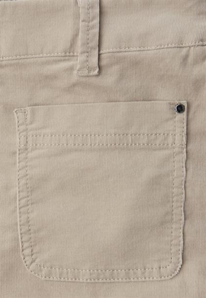 Cordhose mit Patch Pockets dark morn beige