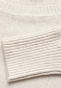 cream white melange
