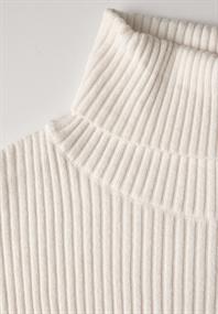 cream white melange