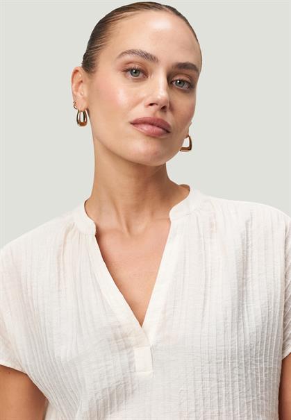 Crinkle-Bluse mit V-Ausschnitt eggnog