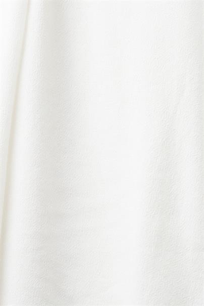 Crêpe-Bluse mit V-Ausschnitt off white