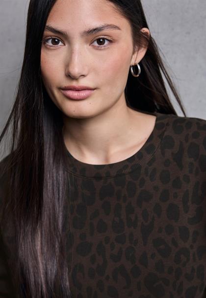 dark auburn brown