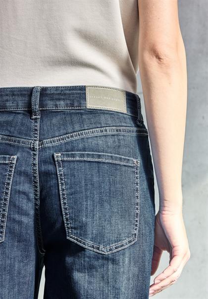 dark blue clean wash